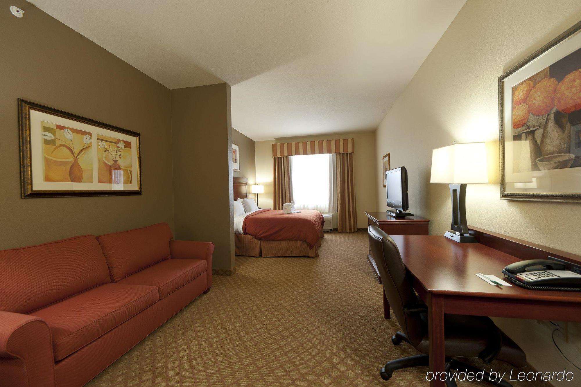 Seffner Inn&Suites Zimmer foto